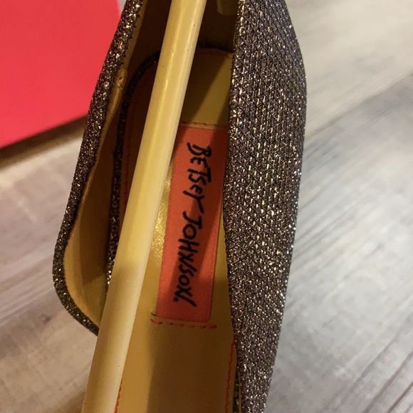 Stunning Betsey Johnson Heels - Picture 3 of 6